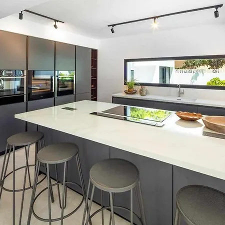 Moderna De Lujo En Puerto Banus Villa *